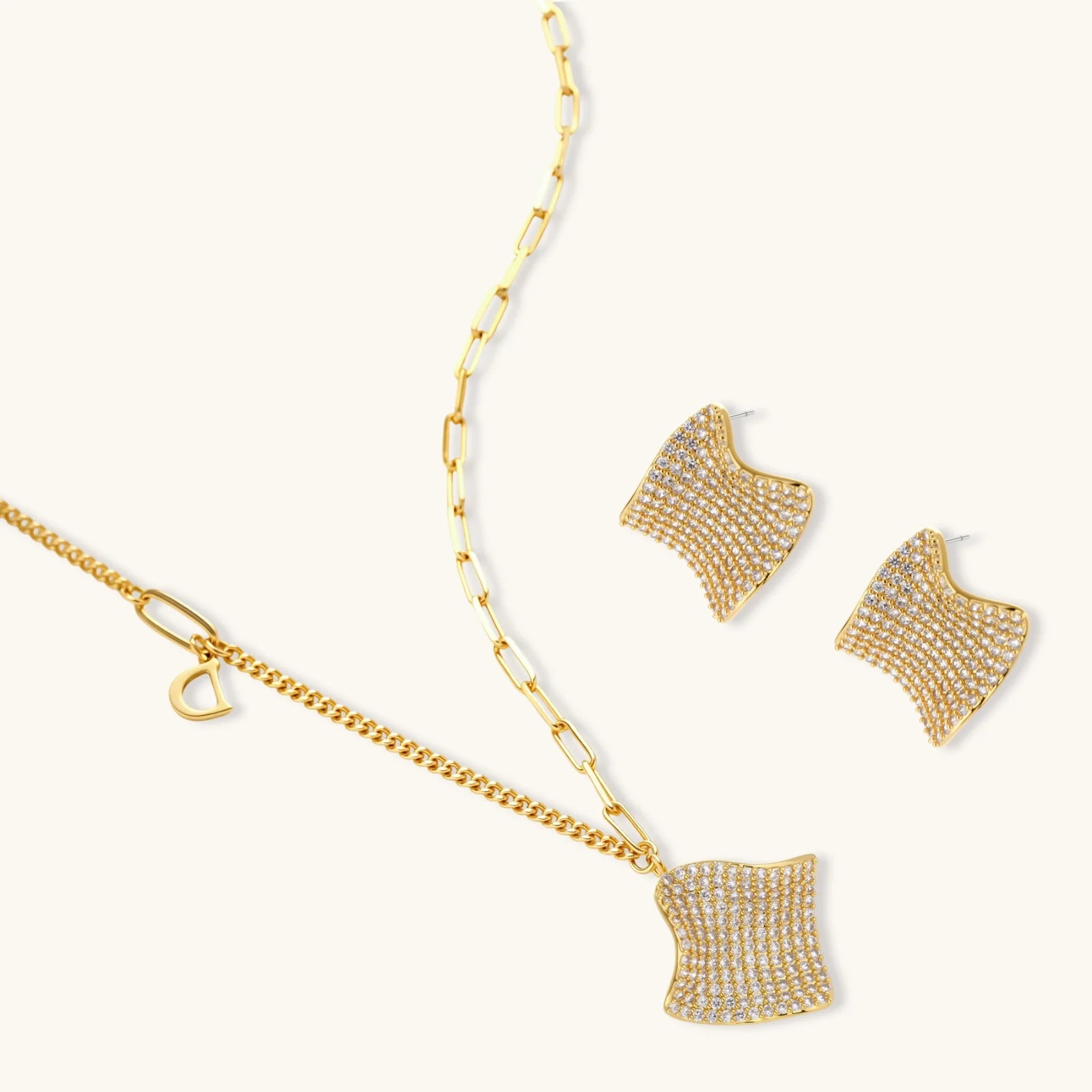Close-up detail of Wave Luxe Jewellery Set by Averuna Jewellery