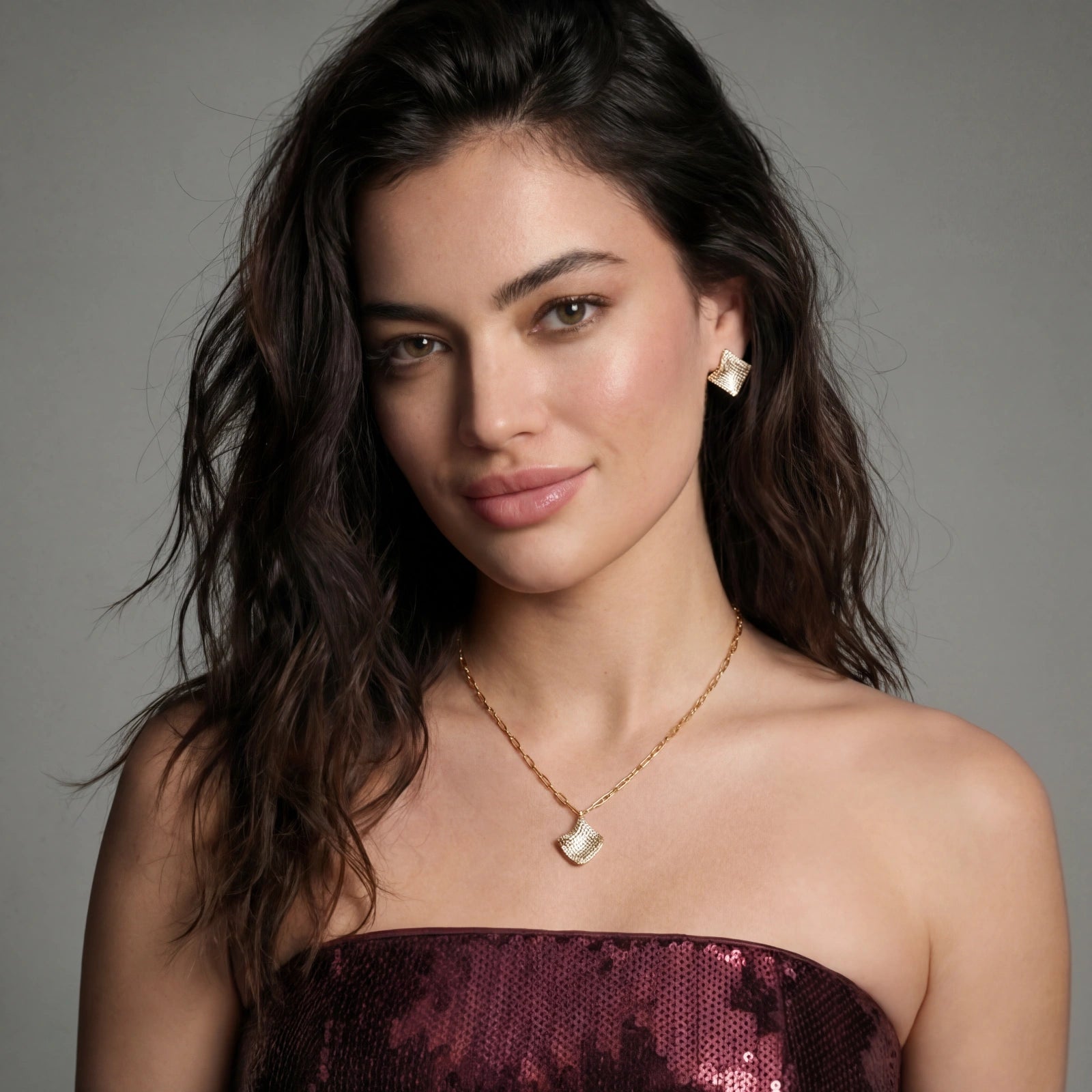 Lifestyle view of Wave Luxe Jewellery Set by Averuna Jewellery